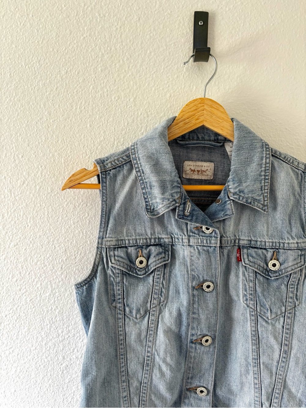 Levi's Denim Vest - Picture 2 of 6